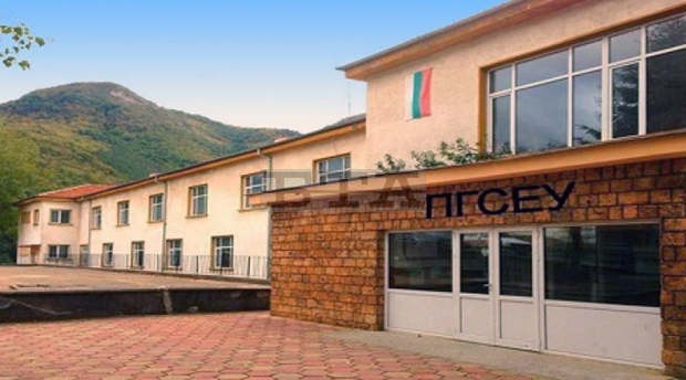 В Тетевен отбелязаха годишнина от създаването на Професионалната гимназия по строителство, електротехника и услуги