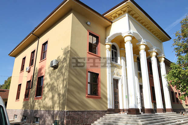 Професионалната гимназия по ветеринарна медицина "Иван П. Павлов" в Стара Загора посреща ученици в изцяло обновена сграда Професионалната гимназия по ветеринарна медицина "Иван П. Павлов" в Стара Загора посреща ученици в изцяло обновена сграда