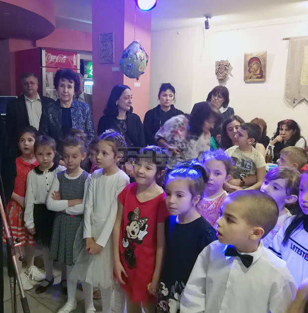 Събрани са 784 лева от великденска изложба-базар в Перник Събрани са 784 лева от великденска изложба-базар в Перник