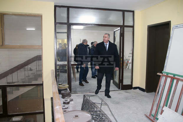 Община Видин ремонтира гребната база със собствени средства Община Видин ремонтира гребната база със собствени средства