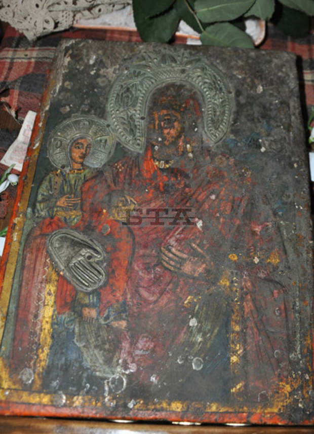 Реставрирана е откритата в стената на Лопушанския манастир икона на Богородица Реставрирана е откритата в стената на Лопушанския манастир икона на Богородица