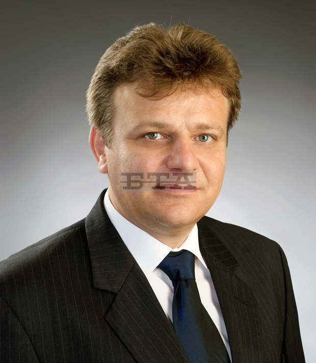 Новата електронна платформа "Моето право. бг" бе представена на първата за годината работна среща на обществените посредници от страната в Шумен Новата електронна платформа "Моето право. бг" бе представена на първата за годината работна среща на обществените посредници от страната в Шумен