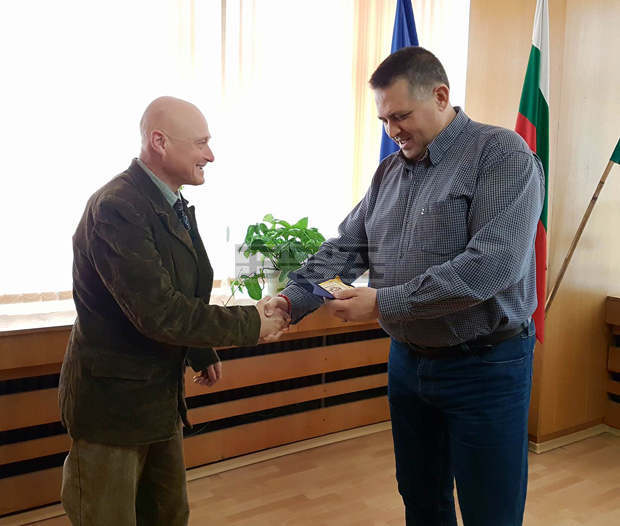 Плакет за обществени заслуги получи следователят творец Теодор Кърчев Плакет за обществени заслуги получи следователят творец Теодор Кърчев