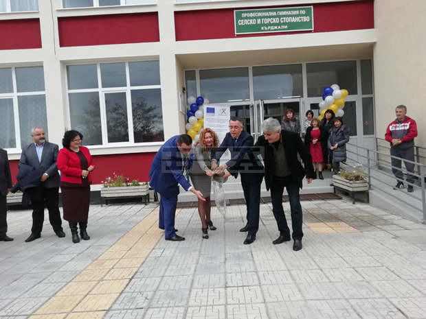 В периода до 2020 г. по ОП "Региони в растеж" се влагат над 600 милиона лева за обновяване на образователната среда в страната В периода до 2020 г. по ОП "Региони в растеж" се влагат над 600 милиона лева за обновяване на образователната среда в страната