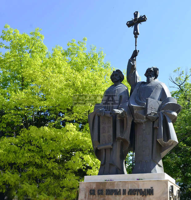 На празничното шествие на 24 май в Добрич ще дефилират близо 3800 отличници