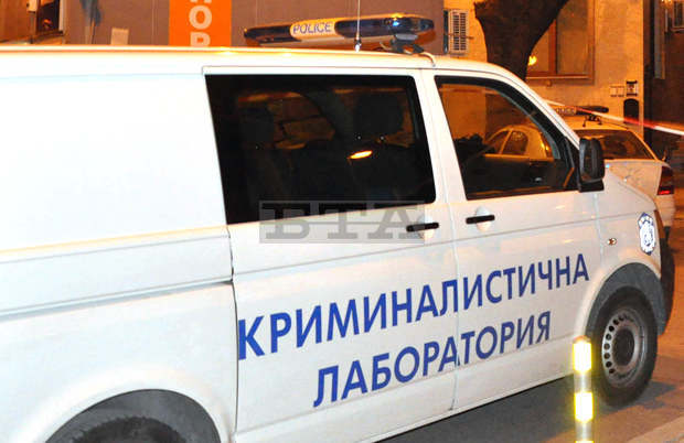 Трима души за задържани, след като 33-годишен мъж и бил намушкан с нож Трима души за задържани, след като 33-годишен мъж и бил намушкан с нож