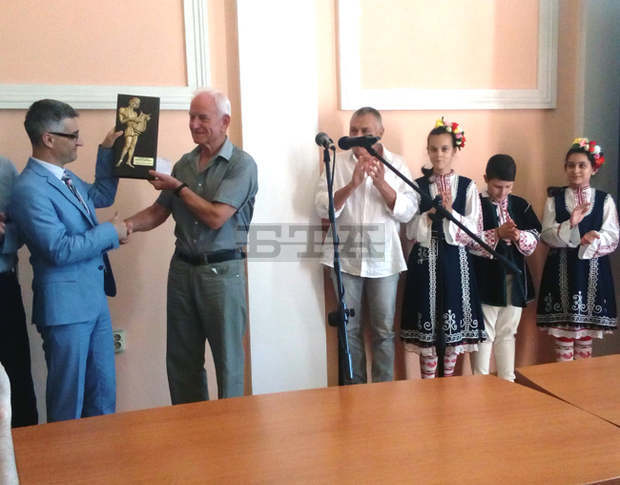 Танцов състав "Кюстендилче" получи награди от Балкански шампионат по фолклор