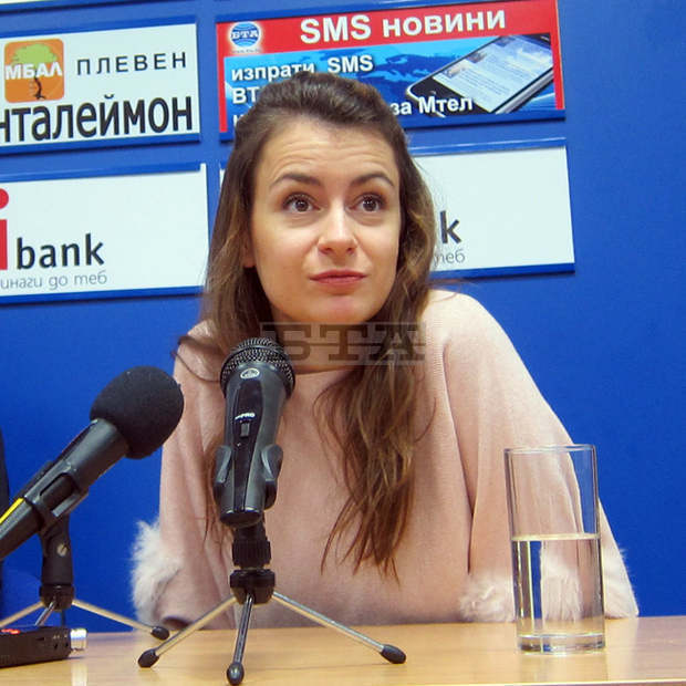 Много е важно младите музиканти да следваме българи, които са смели в решенията си, смята цигуларката Лия Петрова