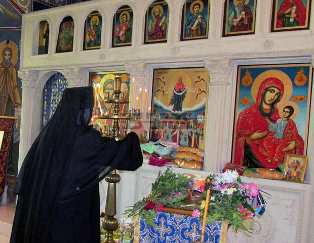 Празникът на манастира "Покров Богородичен" край силистренското село Айдемир бе отбелязан днес Празникът на манастира "Покров Богородичен" край силистренското село Айдемир бе отбелязан днес