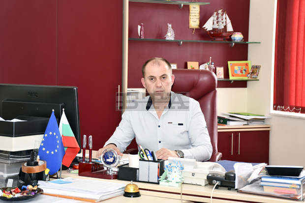 Кметът Алкин Неби: Екипът на община Кубрат работи за подобряване на социалната и техническата инфраструктура Кметът Алкин Неби: Екипът на община Кубрат работи за подобряване на социалната и техническата инфраструктура