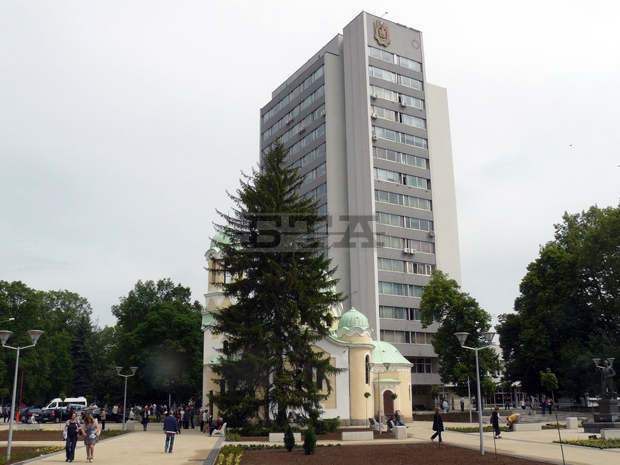 Община Перник си върна клубната база от партийните централи, очаква над 300 000 лв. нови приходи Община Перник си върна клубната база от партийните централи, очаква над 300 000 лв. нови приходи