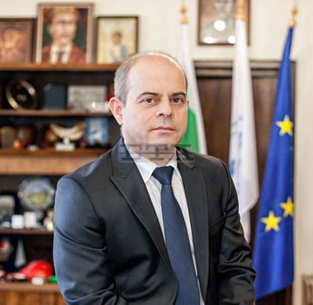 Кметът на Русе освободи един от своите заместници Кметът на Русе освободи един от своите заместници