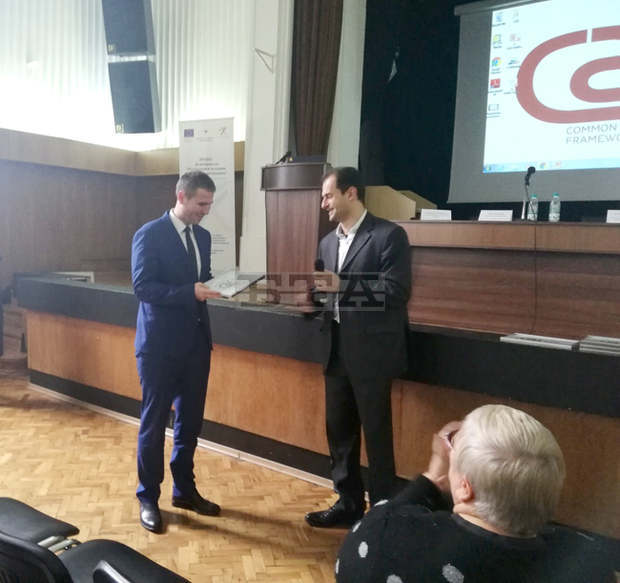 Областна администрация Пазарджик получи сертификат "Ефективен CAF потребител". Областна администрация Пазарджик получи сертификат "Ефективен CAF потребител".
