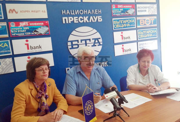 Близо 300 пациенти са изследвани безплатно за диабет с подкрепата на Лайънс клубовете в Пазарджик Близо 300 пациенти са изследвани безплатно за диабет с подкрепата на Лайънс клубовете в Пазарджик