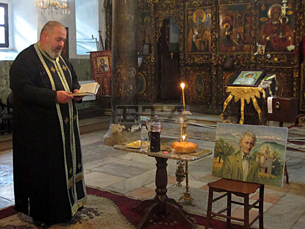 С панихида в Берковица отбелязаха 15-годишнината от смъртта на писателя Йордан Радичков