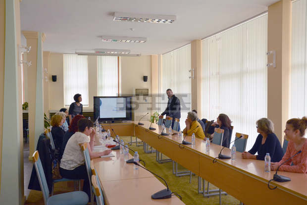 В област Сливен доброволци ще работят в помощ на децата-бежанци и семействата им В област Сливен доброволци ще работят в помощ на децата-бежанци и семействата им