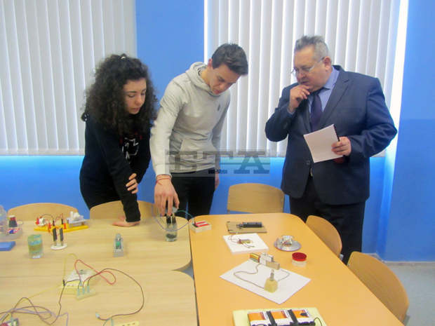 Седмица на физиката започна в Перник Седмица на физиката започна в Перник