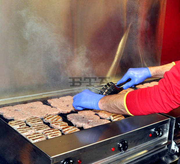 Община Перник започна прием на заявления за празничния базар по случай Деня на града