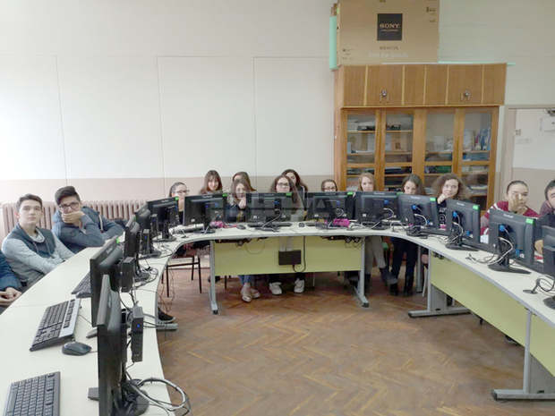 Свищовски ученици са участвали в световна инициатива на ЦЕРН Свищовски ученици са участвали в световна инициатива на ЦЕРН