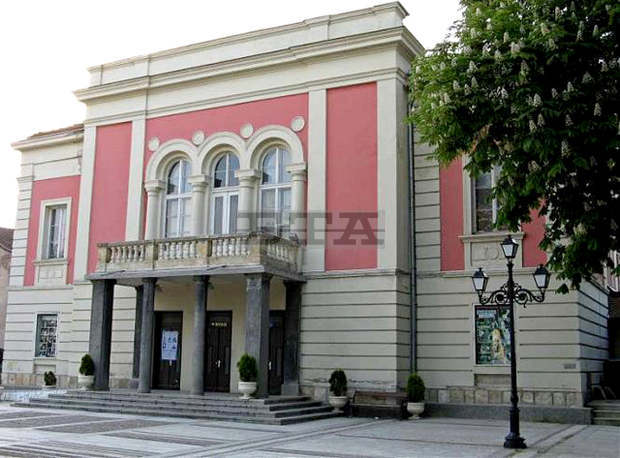 Видинският театър представя безплатни постановки в селата в региона Видинският театър представя безплатни постановки в селата в региона