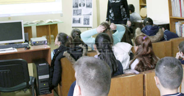 Деца учат иврит в родопски села Деца учат иврит в родопски села
