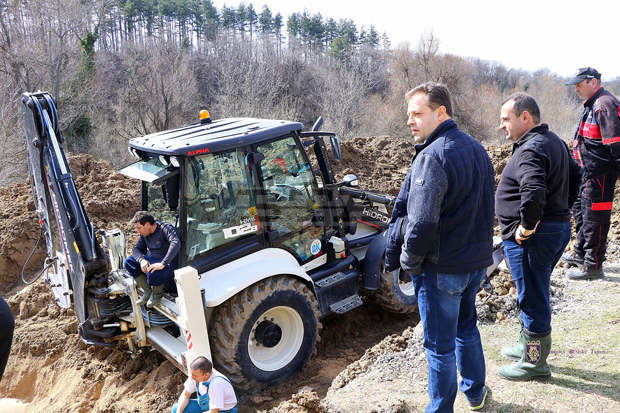 Отстранена е аварията на магистралния водопровод край село Присово Отстранена е аварията на магистралния водопровод край село Присово