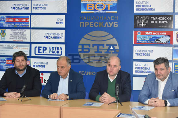 Според политическото обединение "Демократична България" са нужни повече пари за хората и бизнеса и по-малко за властта Според политическото обединение "Демократична България" са нужни повече пари за хората и бизнеса и по-малко за властта