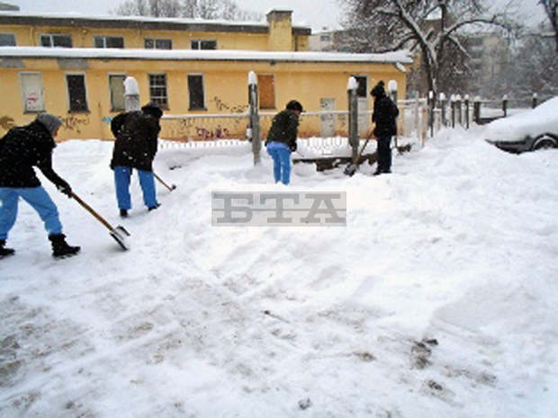 Снежната покривка достигна 70 сантиметра в община Враца Снежната покривка достигна 70 сантиметра в община Враца
