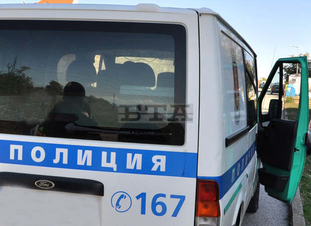 Стоки с лога на известни марки иззеха при операция полицаи в Хасково Стоки с лога на известни марки иззеха при операция полицаи в Хасково