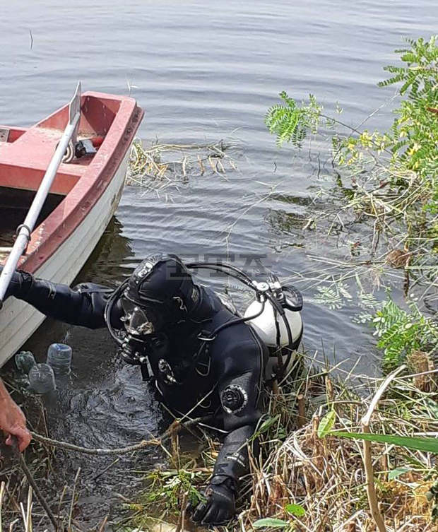 Водолази почистиха язовир в община Свиленград