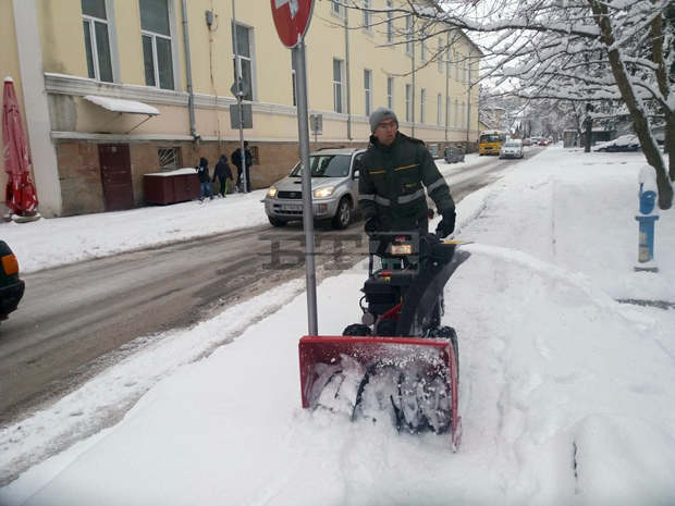 Обстановката в Ловешка област се нормализира след обилния снеговалеж Обстановката в Ловешка област се нормализира след обилния снеговалеж