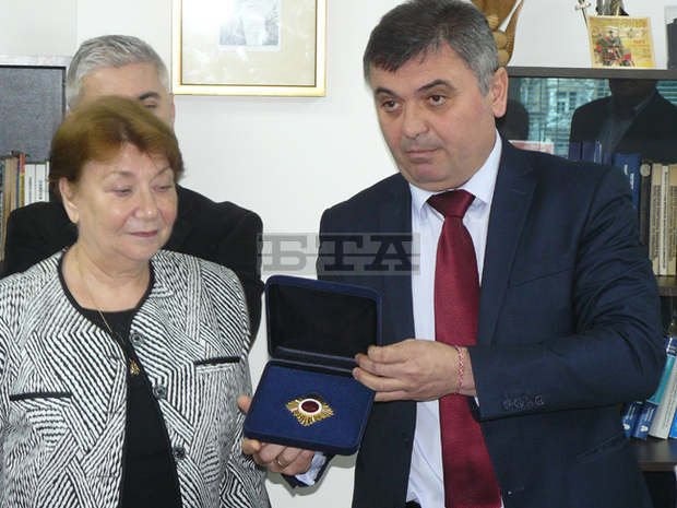 Зам.-окръжният прокурор на Разград Антония Донева е наградена с почетен знак на прокуратурата Зам.-окръжният прокурор на Разград Антония Донева е наградена с почетен знак на прокуратурата