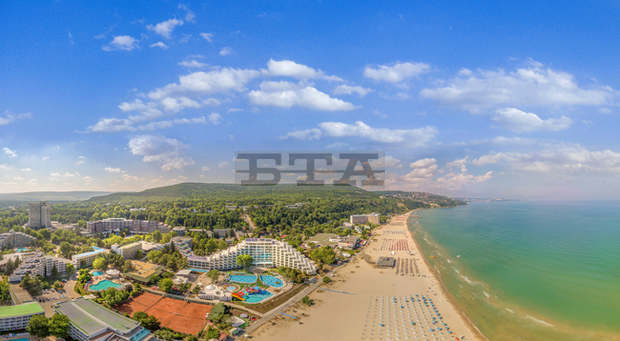 В курортния комплекс "Албена" не се допускат външни хора В курортния комплекс "Албена" не се допускат външни хора
