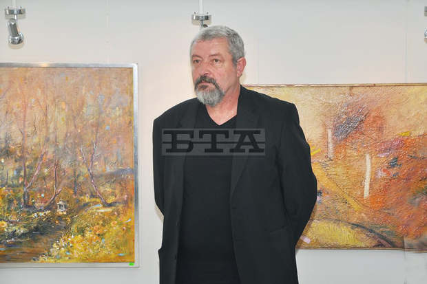 Изложба на художника Кирил Апостолов откриха в Лом за празника на града Изложба на художника Кирил Апостолов откриха в Лом за празника на града