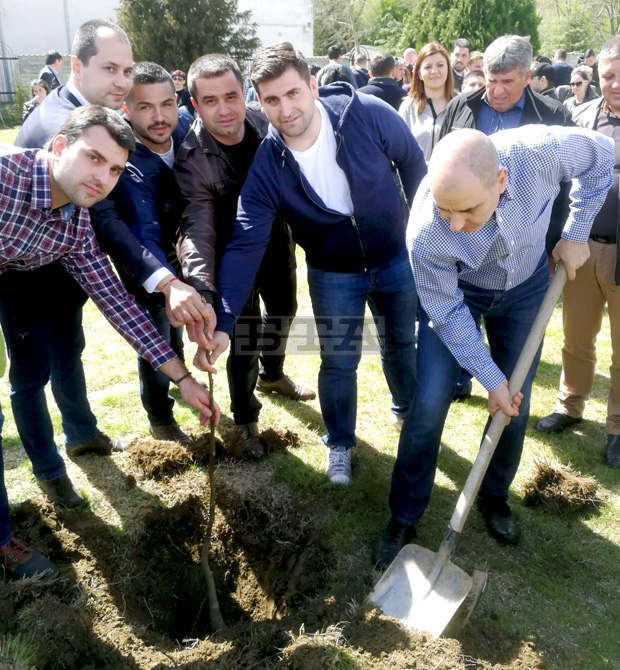 В Европейския парламент напрежение има, но сме се обединили около солидарна позиция, според евродепутата Андрей Новаков В Европейския парламент напрежение има, но сме се обединили около солидарна позиция, според евродепутата Андрей Новаков