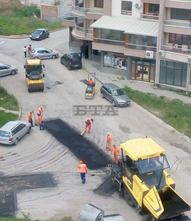 Продължават  частичните ремонти на улични настилки във Велико Търново