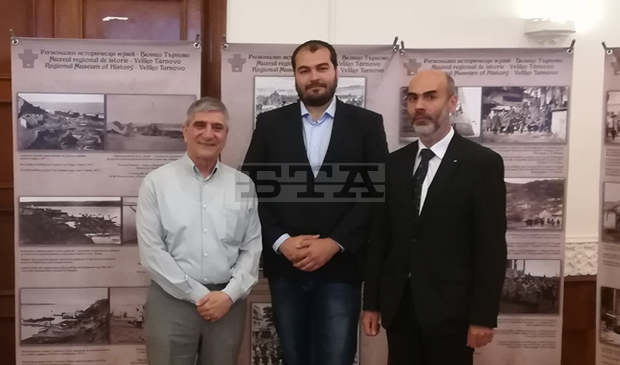 Великотърновският музей представи в Букурещ изложба с фотоси от Руско-турската война Великотърновският музей представи в Букурещ изложба с фотоси от Руско-турската война