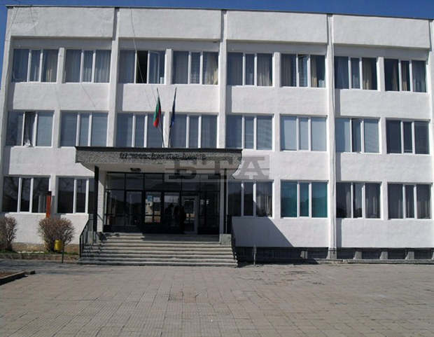 Четиричленна комисия от общински съветници в Ловеч ще проверява забавен проект за ремонт на училище в града
