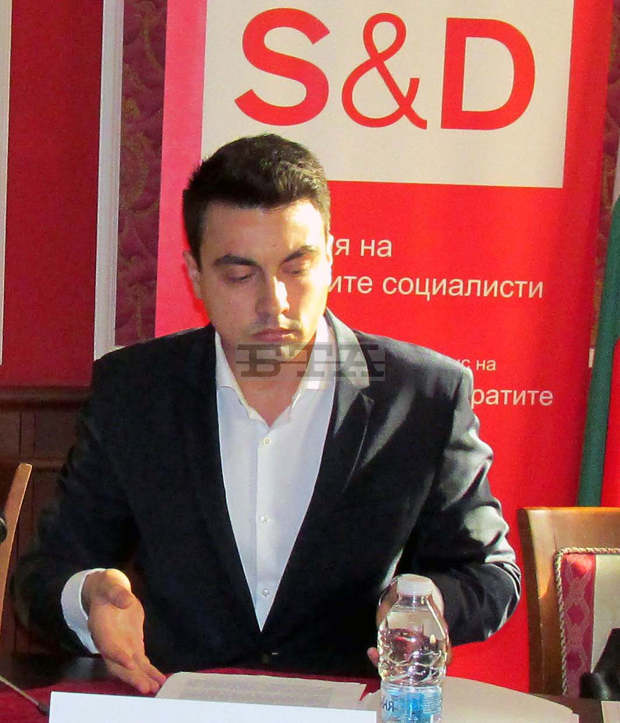 Силистра е домакин на форум "Образованието и бизнесът заедно за развитието на регионите" под патронажа на евродепутата Момчил Неков Силистра е домакин на форум "Образованието и бизнесът заедно за развитието на регионите" под патронажа на евродепутата Момчил Неков