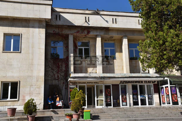 Детската музикална школа в Ловчанското читалище отбелязва 65 години Детската музикална школа в Ловчанското читалище отбелязва 65 години