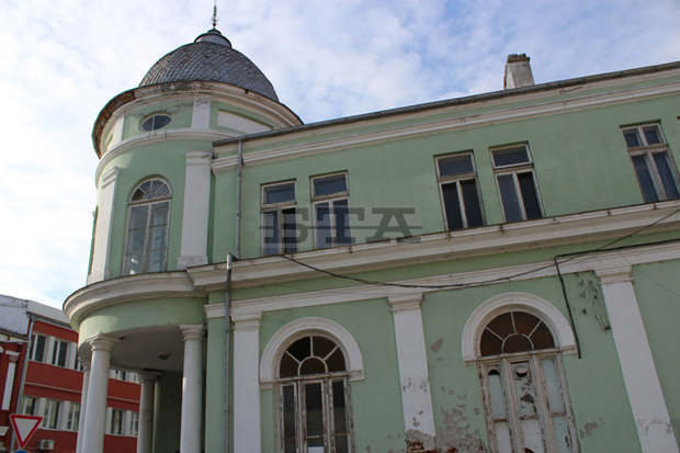 Сградата на бившия Гарнизонен клуб в Разград ще бъде възстановена и там ще бъде настанена областната администрация