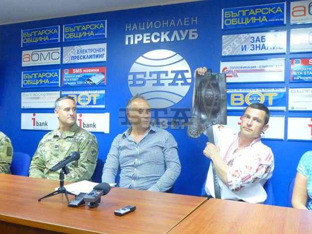 Потомък на Панайот Хитов спечели юнашките игри "Хайдушка среща" край Сливен Потомък на Панайот Хитов спечели юнашките игри "Хайдушка среща" край Сливен