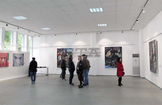 Картини представят разговори за живописта в Градската художествена галерия в Благоевград Картини представят разговори за живописта в Градската художествена галерия в Благоевград