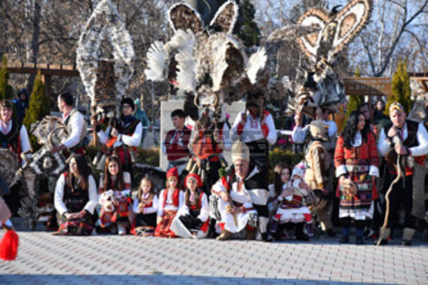 Две групи са класирани на първо място в станчинарските игри "Сурва"- 2019 в Петрич Две групи са класирани на първо място в станчинарските игри "Сурва"- 2019 в Петрич
