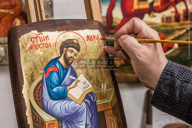 Изложба "Храмови иконописания от Пернишко" беше открита в Кюстендил