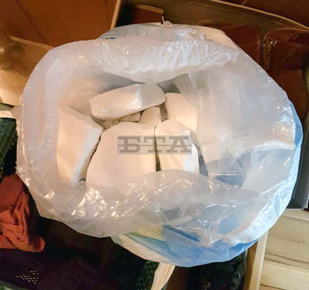 Пласьор на наркотици е задържан при акция на пазарджишката полиция Пласьор на наркотици е задържан при акция на пазарджишката полиция