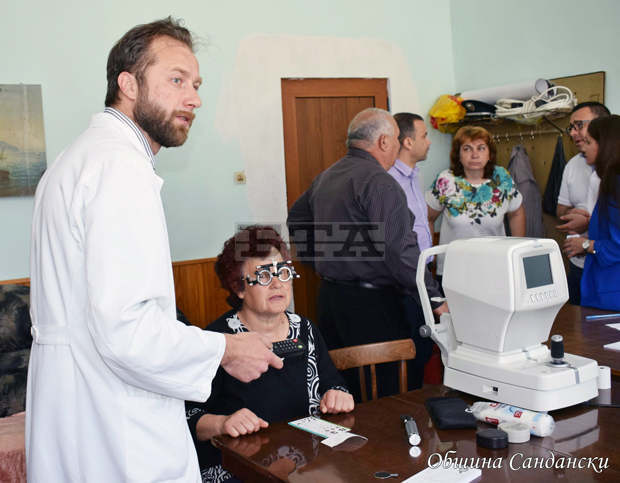 Засилен интерес към организирания безплатен очен преглед в село Катунци Засилен интерес към организирания безплатен очен преглед в село Катунци