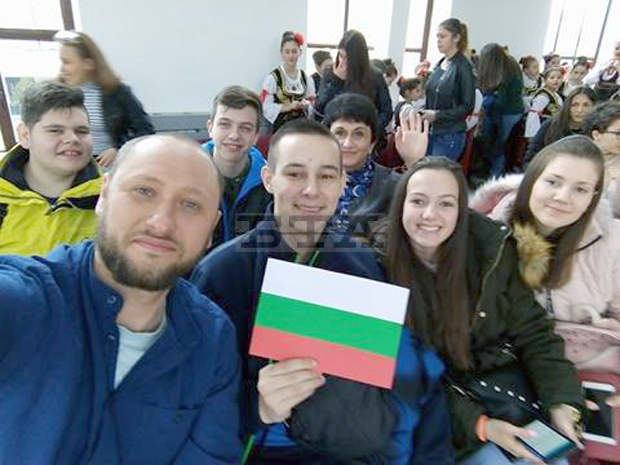 Ученици от Берковица представят пред свои връстници в Македония българските традиции и обичаи Ученици от Берковица представят пред свои връстници в Македония българските традиции и обичаи