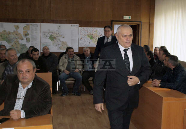 Министър Валентин Радев отчете високо доверие към полицията в Шумен Министър Валентин Радев отчете високо доверие към полицията в Шумен