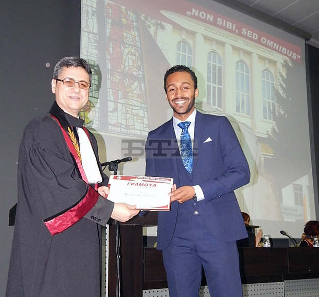 В Плевен утре връчват наградите "Най-изявен студент" и "Аз владея български език"